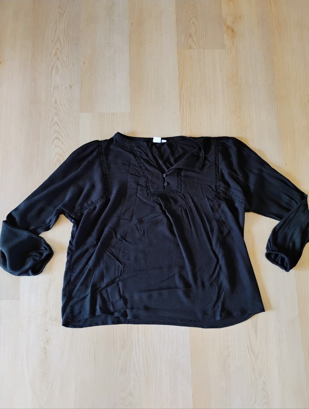 GAP Black Long-Sleeve V-Neck Peasant Blouse